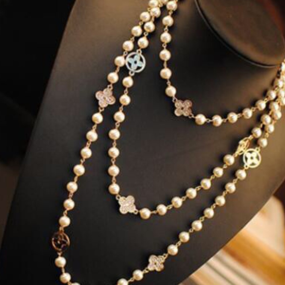 Quatrefoil Station Necklace